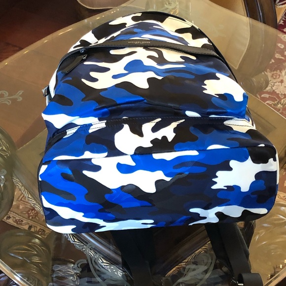 NWT Michael Kors camouflage backpack handbag - Picture 2 of 6